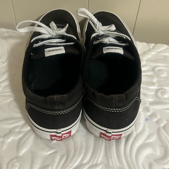 Black Vans black tennis shoes - Picture 10 of 11
